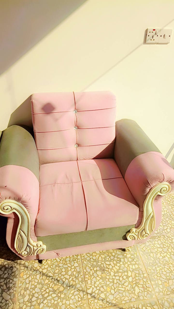 تخم للبيع ثلاث قطع خمس نفرات نظيف واي ظرر مابي ابسعر مناسب اتصال او خاص ***********
كوفه عباسيه
