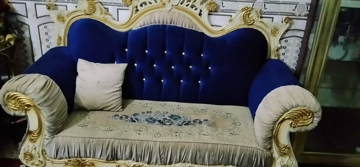 ميز طعام مع 6 كراسي ب 120
وتخم 10 مقاعد نظيف ب 350
وفاترينا ب 80
مكانهم بني ساله قرب العلويه شريفه ع


**إذا كنت صاحب هذا الإعلان وتريد حذفه لأي سبب، رجاءا أرسل رسالة إلى الدعم الفني**