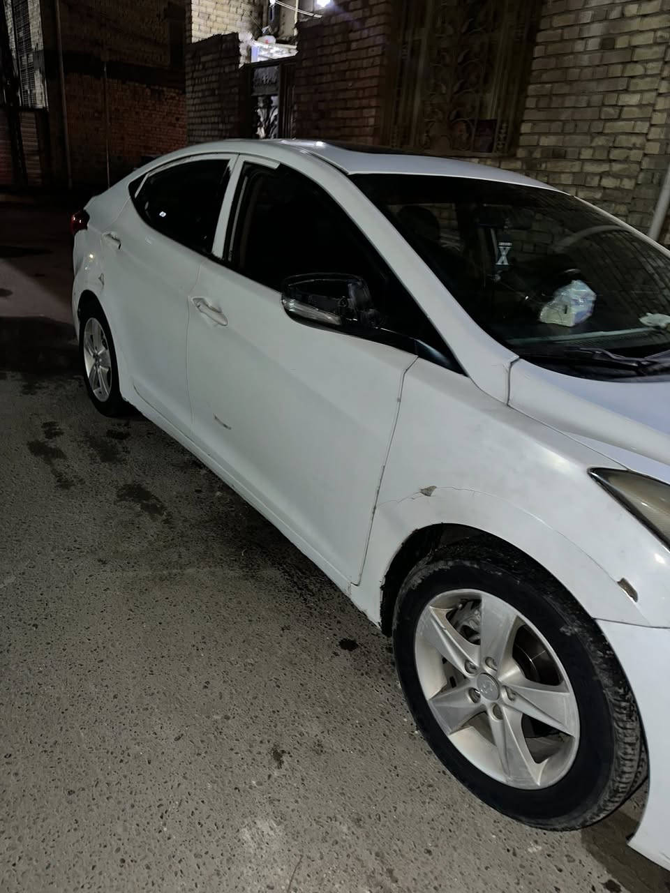 السلام عليكم
النترا مضلع خليجي 2011
السيارة نص فول بصمة + فتحة سقف + اشاير مري + حساسات 
رقم اربيل باسمي سنوية لل ٢٦ 
بيهة منضومة غاز 
كير ومكينة جدد 
السيارة كلشي مناقصهة 
مصبوغة عام بدون كص بدون لحيم 
ابيعلك رقم وتحويل 
مكاني بغداد البلديات 
السعر ٨٢ وبيهة مجال 
للتواصل ***********
