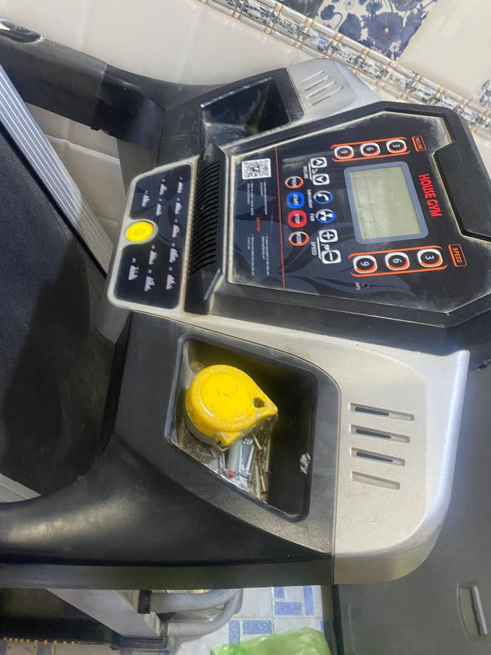 جهاز جري استعمال قليل جبلي وعادي جهاز ضخم ستعمال قليل مال بيت سعره 300 مكاني طويريج 
***********
