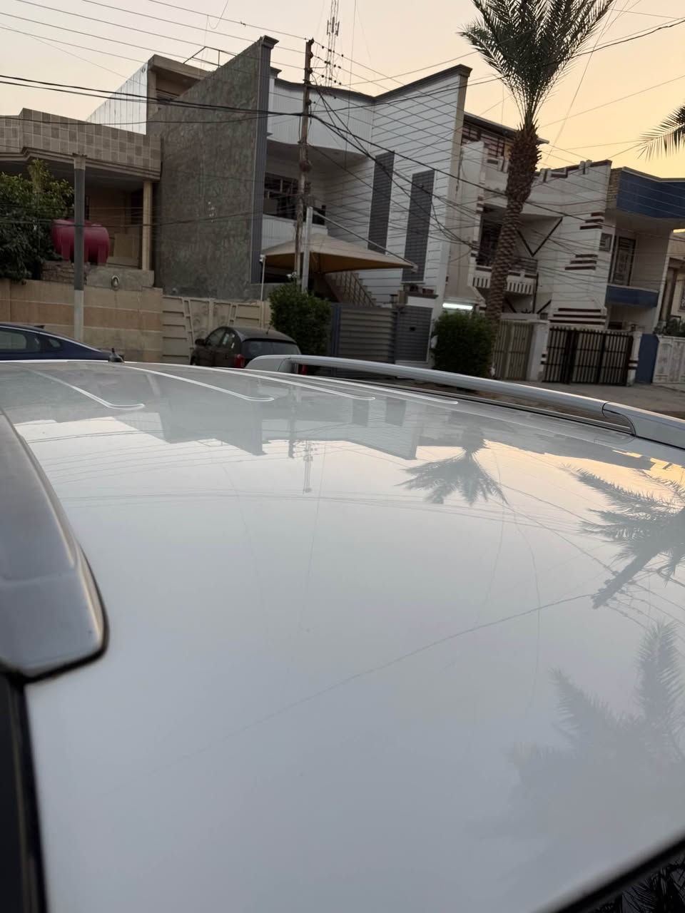 السلام عليكم عندي سورنتو موديل 2013الشكل الجديد بيها اربع قطع صبغ بابابتين عكس سايق اثر طخه بسيطه بس اطريت اصبغه حته اوحد لون والجاملغ اثر شخوط والبنيد هيه من اخذتها مصبوغ اثر طخه وصور الشخوط مال جاملغ وطخه البابتين موجودات الصور  نص فول بصمه حساس امامي خلفي كامره شفط مرايا علامه ترحيب شاشه دجتل اناره داخليه بالابواب بلاديه السياره مصروف عليها من صدر امامي خلفي  محركها مفتوح سابقا فقط كازكيت والصور كدامكم موضحه كلشي  مكاني بغداد اربعه سلندر السياره بأسمي *********** بغداد, العراق
