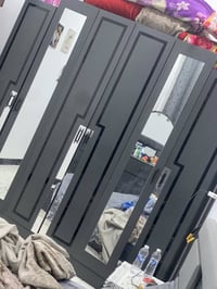 غرفة نوم للبيع ستخدام خمس اشهر بس نضافتها ١٠٠/٨٠ قفلها ٣٠٠ مكان الزعفر...