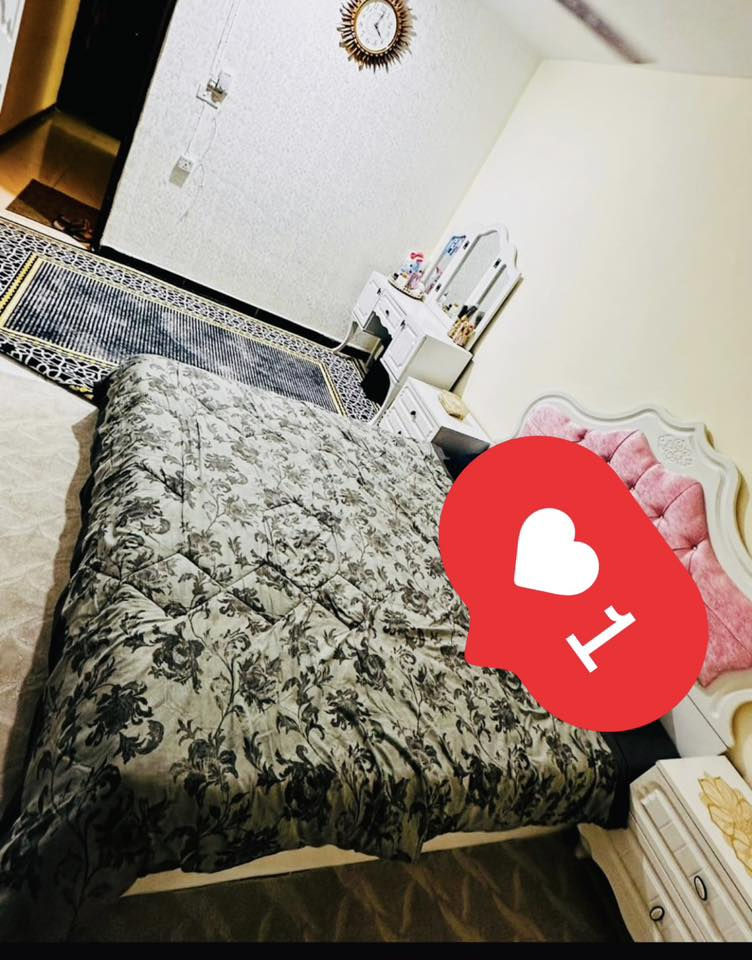 شقه ع الكورنيش للبيع
التفاصيل الاتصال ع الرقم 
***********
