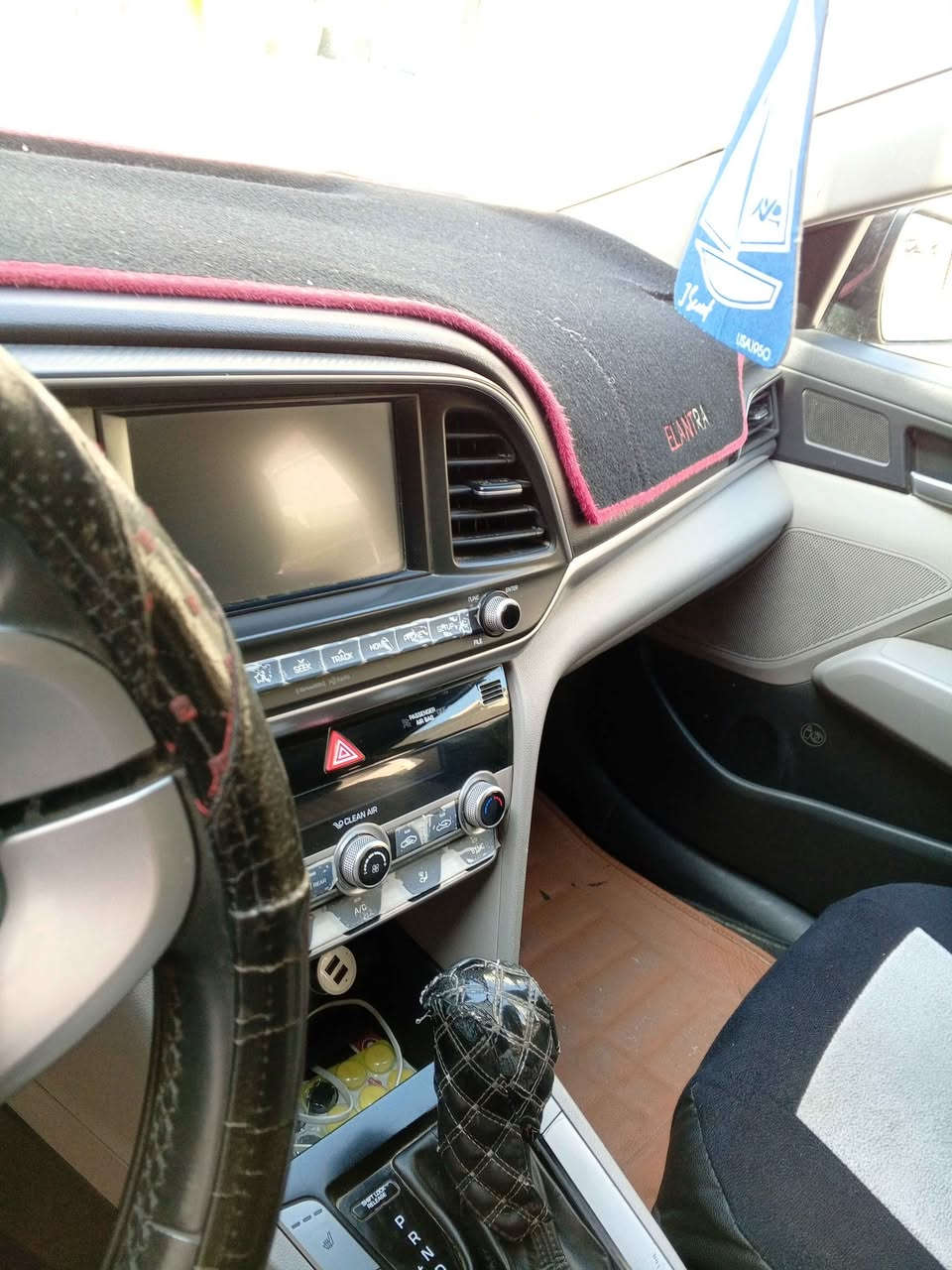 السلام عليكم 
النترا موديل 2019 رقم بغداد الجديد 
وارد امريكي حادثها دعاميه فقط ايرباك ستيرن صور الحادث موجوده 
محرك 2000 دوش كيرAT المرغوب

اللون اسود ملكي 
السياره لمتد فول مواصفات 
بصمه تشغيل 
بصمه ابواب 
فتحه
رادارات 
توقف ذاتي 
تدفئة تبريد وتدفئة كراسي
شاشه اعطال
ترحيب 
شاشه وكامره خلفيه
 حساسات 
اشاير بالمري
وبعد مواصفات هواي 

مكانها بغداد السيدية 
السعر140وبيها مجال 

الاتصال***********
بيع او مراوس بغداد, العراق
