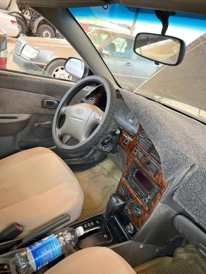 تم إعاده النشر بسبب الوعود الكاذبه 
سياره KlA 2002 اسبكترا كير ومحرك ونشاط خير من الله تجي تفحص وتقتنع يله تاخذ سنويه تحويل ثاني يوم مشروع وطني والكشر نضافته كدامكم نقصها بس صدر شيء ع شيء تذبلك عليها 250 ترجعها بلادي معروضه ب 41$وبيها مجال للشراي سبب البيع محتاج فلوس لشغله 
مكانها الأنبار الحبانيه 
واتس ***********
