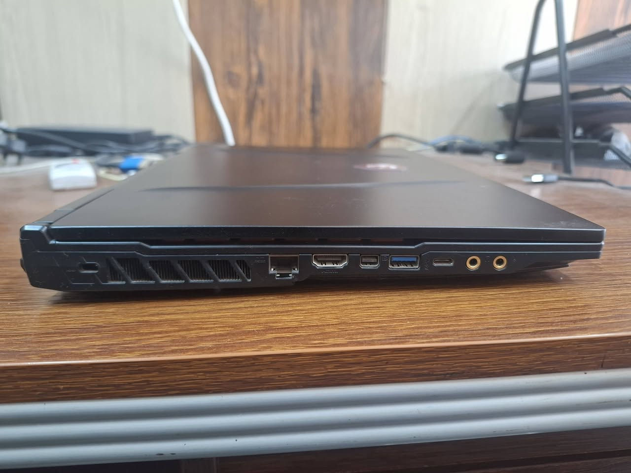 لابتوب للبيع موديل: msi GL65 Leopard 10SCSR
المعالج : cor i7 10th
الرام : ddr4 8GB  قابل للزيادة حسب الطلب
كارت الشاشة الخارجي :1650ti 4g
الهارد :ssd m.2 nvme 512GB
الشاشة :حجم 15.6 وتردد 144 هرتز
السعر : 675 الف


**إذا كنت صاحب هذا الإعلان وتريد حذفه لأي سبب، رجاءا أرسل رسالة إلى الدعم الفني**