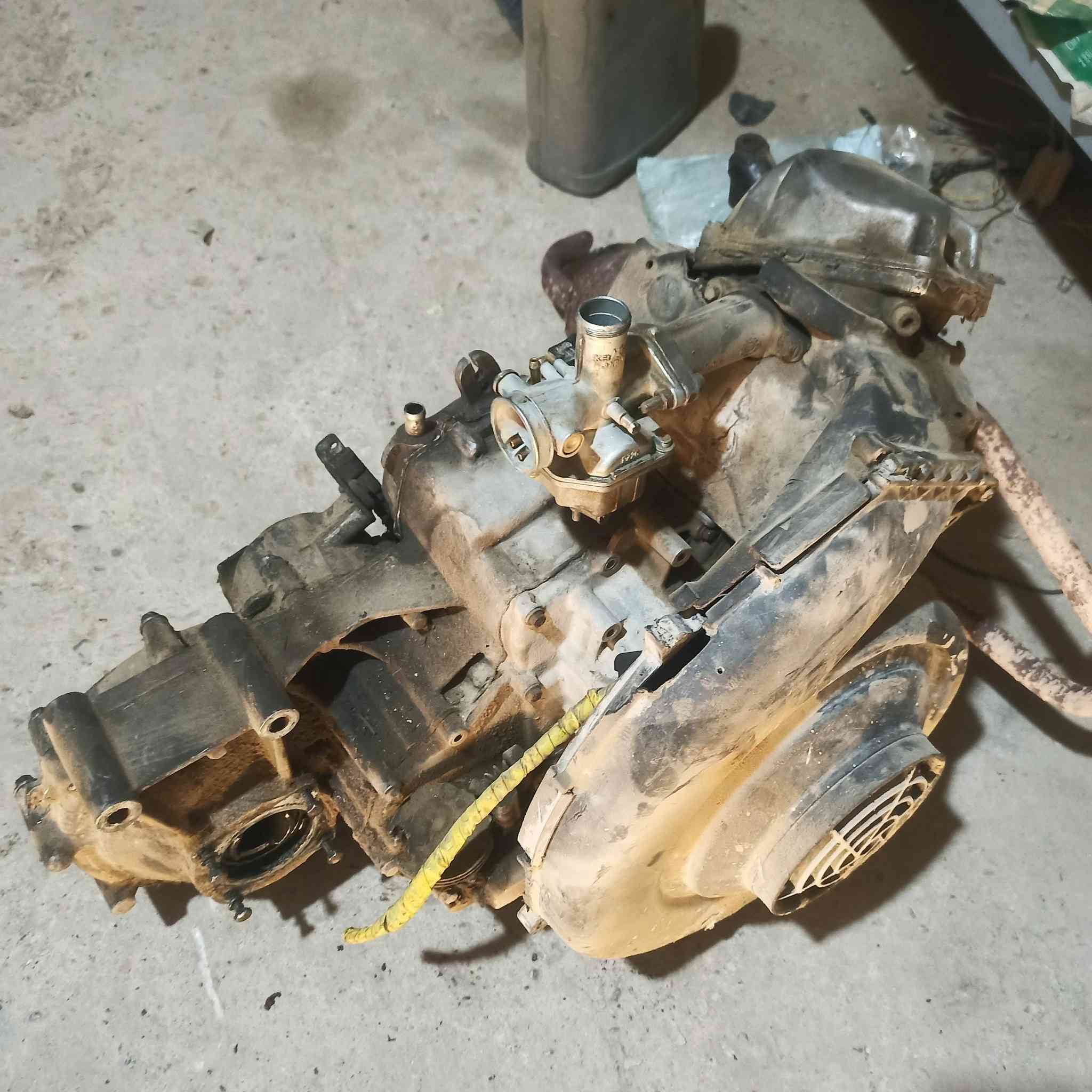 السلام عليكم مكينة بياجو  للبيع م 18 شغاله ما بيها شي نزلتها وراح احور السعر 200 الف
***********
