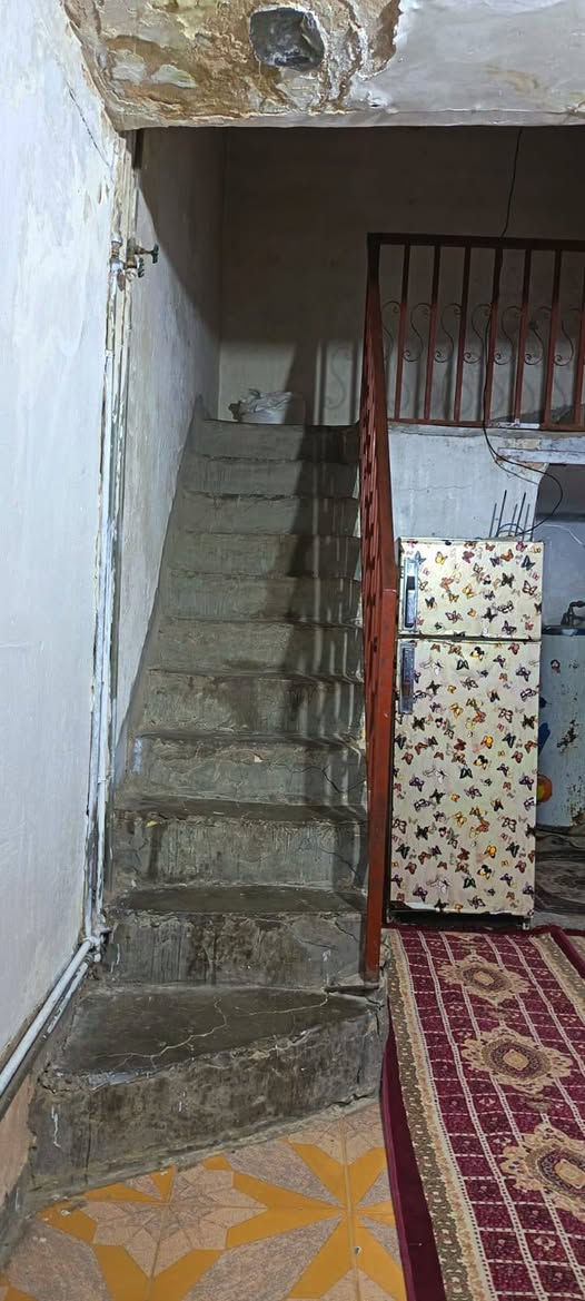 سلام عليكم بيت 100متر مال عاله زغيره بيت مرتب بس شويه ناصي عن فرع بيت كامل مابي كل نقص بابل ابو خستاوي بنص المنطقه صاير السعر 13 وبي  مجال الستفسار مراسلت الصفحه ونتصال ***********
عقد اصلاح زراعي  مشموله  بل تطويب  منطقه سكنيه
