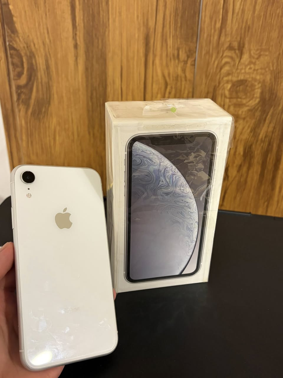 السلام عليكم للبيع ايفون XR اللون الابيض ذاكرة 64Gb البطاريه مثل ماموضح بالصورة الجهاز ابداً مامفتوح ( لابطارية ولا شاشة كلهن على وضع الشركة ) شغال 100% تفحص كدام عينك بي بعض الملاحظات بلزاوية طخات ، كارتون + سماعات + واير شحن كله اصلي مال جهاز . الي يفيدة 250 وبي مجال للشراي .


**إذا كنت صاحب هذا الإعلان وتريد حذفه لأي سبب، رجاءا أرسل رسالة إلى الدعم الفني**