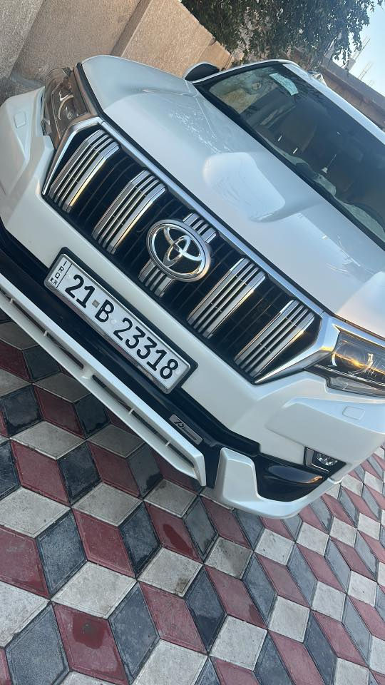 للبيع فقط. برادو موديل 22. سبعينيه ماشيه. 124. كليو حقيقيي كفاله عامه عدا رصعه موضحه في فيديو. فول موصفات. جلد. داخل جوزي اسود ***********.  السعر. 450 ورقه بيها مجال
