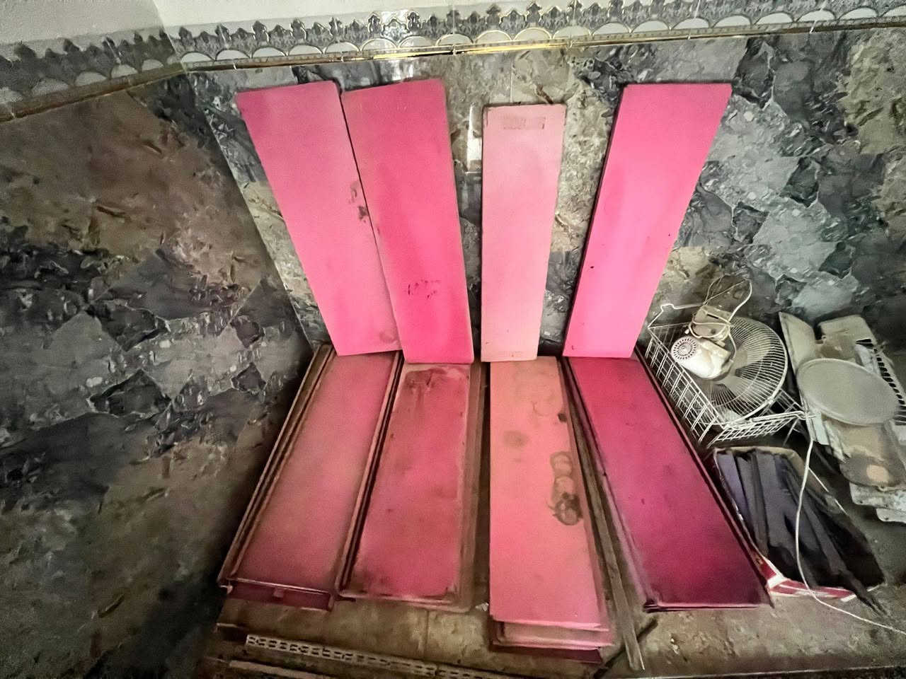 السلام عليكم 
اغراض محل للبيع 
بابل القاسم 
مراسلة الصفحة او الاتصال ***********
