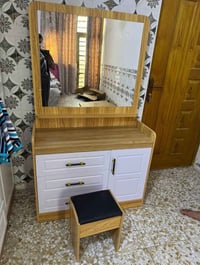 ميز تواليت مربع • توصيل كافة المحافظات