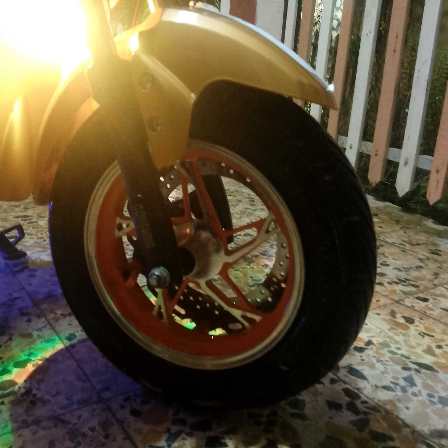 السلام عليكم دراجه شحن للبيع نوع جديد x900دراجه جديده كلش حلوه نا ناغصها اي شي عنوان بصره ابو الخصيب قرب الندلس رقم الهاتف ***********متواجد واتساب سعر 460
