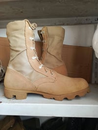 التما امريكي حجم 5-10 R يعني 44 أو 43 ونص    يوجد توصيل  بي فقط واتساب...