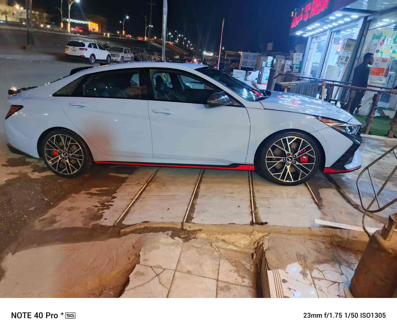 السلام عليكم 
النترا N مديل، 23 كير اوتماتيك حره بدون رقم تترقم جميع المحافظات سياره ماشيه 32 كم بيهه تبديل بنيد فقط وجاملغ الامامي بارد وصور الحادث موجوده سياره كل شي شغال بيهه مابيه اي نقص سياره مامتعوبه ابد شواصي لغود بجم سليم كفاله ايرباك دشبول دركه مطاك سياره جاهزه من كل نواحي 
سعره 160 سبب البيع عندي ضرف 
بيع مستعجل المو شراي لا يتعبني 
مكان سياره ميسان العماره للتواصل على رقمي، 
***********
