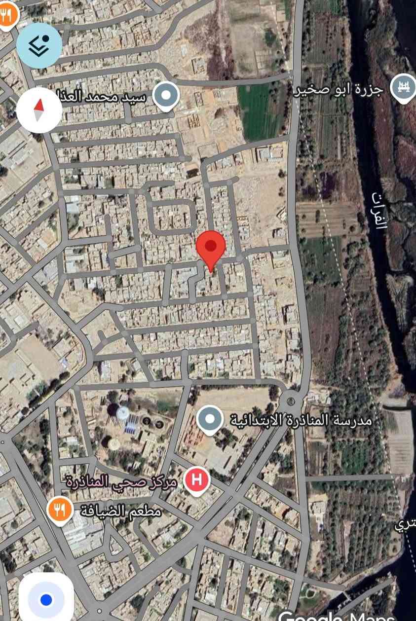 السلام عليكم......عقار للبيع طابو زراعي مشمول بالتطويب المساحة ٤٥٠ متر مربع (١٧×٢٦,٥٠) المناذرة قرب المحكمة و بجوار مدرسة الحسين الأهلية....يتكون العقار من بيت و مشتمل البناء طابوق نهروان والسقف عقادة (بناء ٢٠١١) (فارغ حاليا) .....حاليا منفصلات مؤقتا و يباع ككل... البيت يتكون من ٤ غرف اثنان بالطابق الأرضي بأبعاد ٥×٤  و مثلها بالطابق العلوي وصالة ٦×٤ و مطبخ ٤,٥×٣,٧٥ و استقبال ٧,٥٠×٤ و كراج و حديقة و حمام عدد ٢ بأبعاد ٢,٥×١,٧٥و حمام خارجي ١×١ ...اما المشتمل فيتكون من غرفة ٤,٥×٤ و صالة ٤,٥×٣ و مطبخ ٣×٢,٥ و حمام ١,٥×١,٥ و استقبال ٣,٥×٣ و حديقة طولية .... للاستفسار ***********
