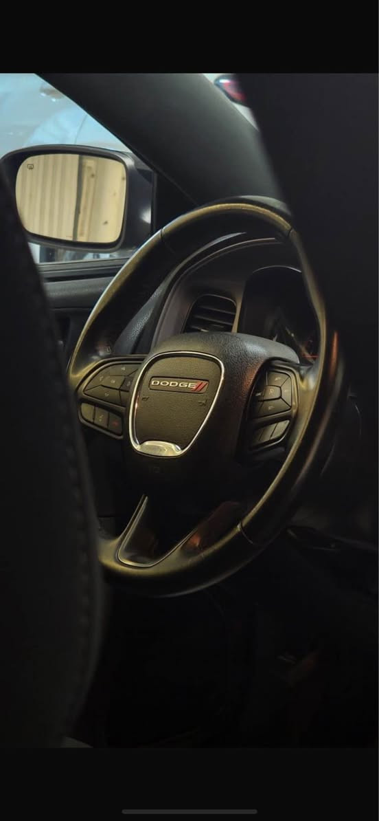 سلام عليكم
دوج جارجر GT
موديل 23
لون اسود
حادث صبغ بدايه بنيد وجامغ ايمن بيه اقل شبر صبغ وبيه تكحيل كارت
بدون دواخل شاصي مكفول
ايرباك امبدل سستم كامل
سياره موصفات معروفه
كامره دواره
حساس خلفي
منفيس بسمي
سعر 243 وبيه مجال 
*********** كربلاء, العراق
