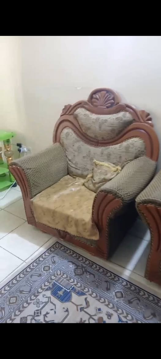 السلام عليكم عندي تخم مستعمل 
مثل ما موضح بصوره سعره ب100
 العنوان النجف حي القدس
مندوبه اشواق


**إذا كنت صاحب هذا الإعلان وتريد حذفه لأي سبب، رجاءا أرسل رسالة إلى الدعم الفني**