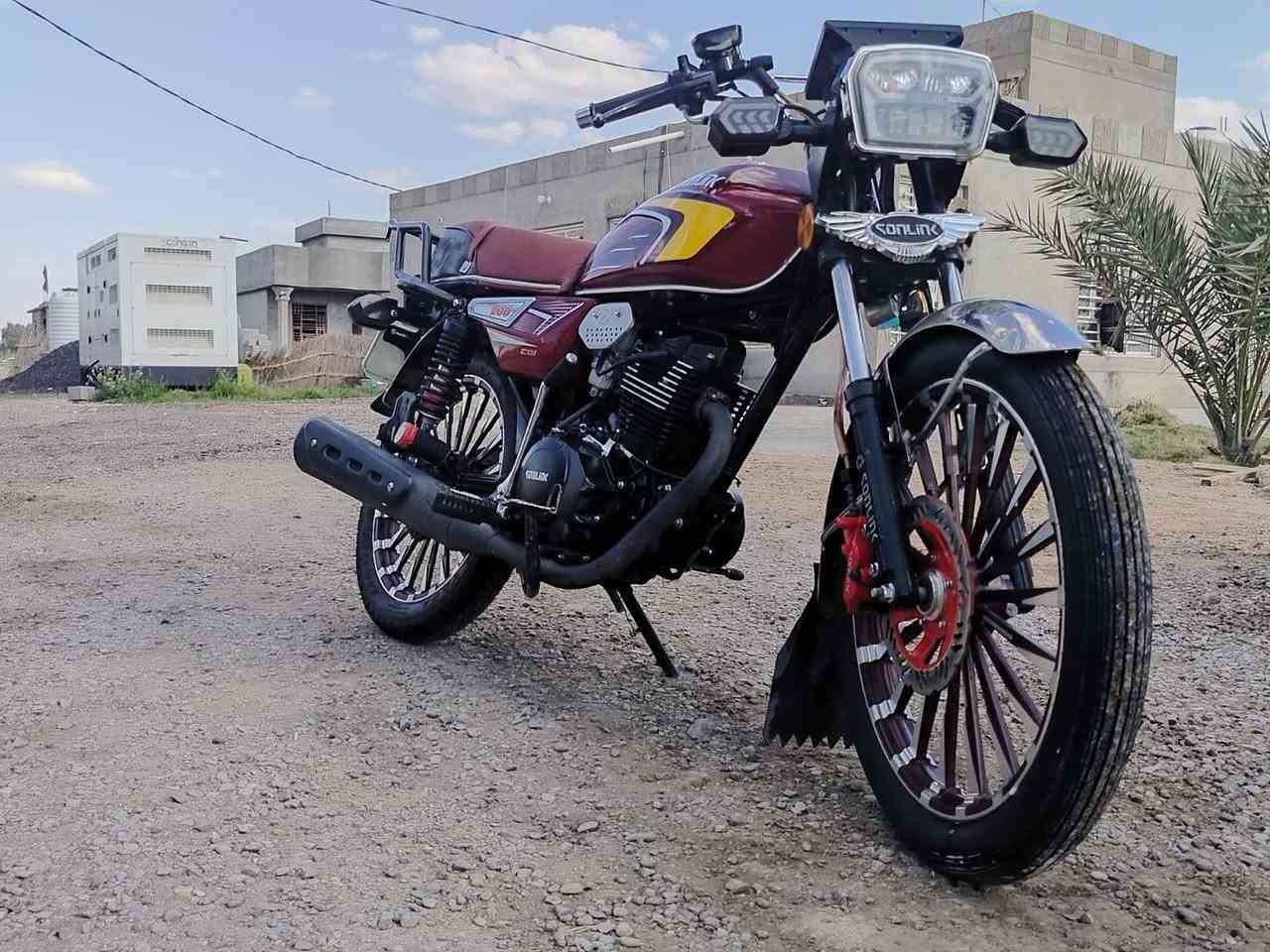 السلام عليكم دراجه البيع موديل 25محرك 200 دراجه سيفان  العنوان واسط عزيزيه سعر خاص وراق بغداد *********** /***********اسيا بي واتساب
