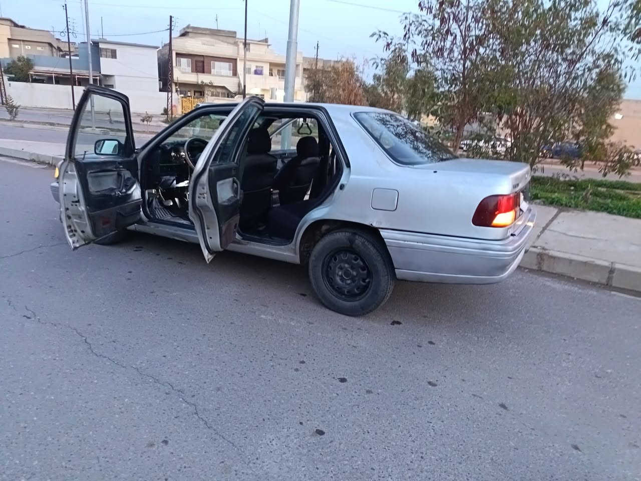 السلام عليكم
سوناتا 1992 رقم نينوى ألماني
سيارة فول كهرب قفل مركزي  وايرمنية فول
غرفة جديدة طخم جديد السيارة خير من الله 
تبريد ينقصه ترتيبات خفيفة
السعر 36 بي مجال للاستفسار
 الاتصال على ***********
***********
