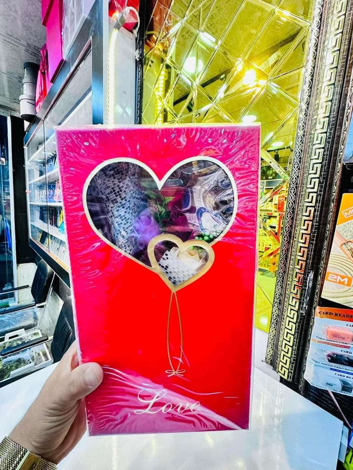 مع اقتراب العام الجديد
 نستمر معكم بتغليف الهدايا

متواجدين لل12 ليلآ

احجز هديتك عن طريق الاتصال او مراسله البيج
***********
عنوانا.  الشرقاط.   اسديرة وسطى.   مدخل سوق الموبايلات
