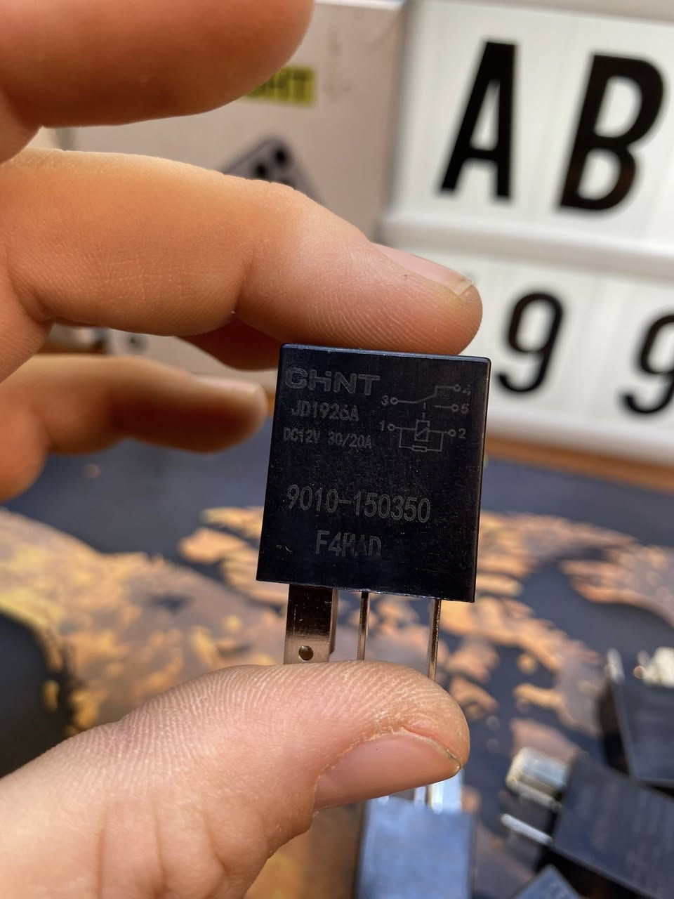 ريلاي  للسيارت متوفر 18 قطعة 
سعر القطعة ب3 الاف/قطغتين ب5 الاف 
اذا شلع ب35 الف
متوفر توصيل جميع المحافضات 5 الاف


**إذا كنت صاحب هذا الإعلان وتريد حذفه لأي سبب، رجاءا أرسل رسالة إلى الدعم الفني**