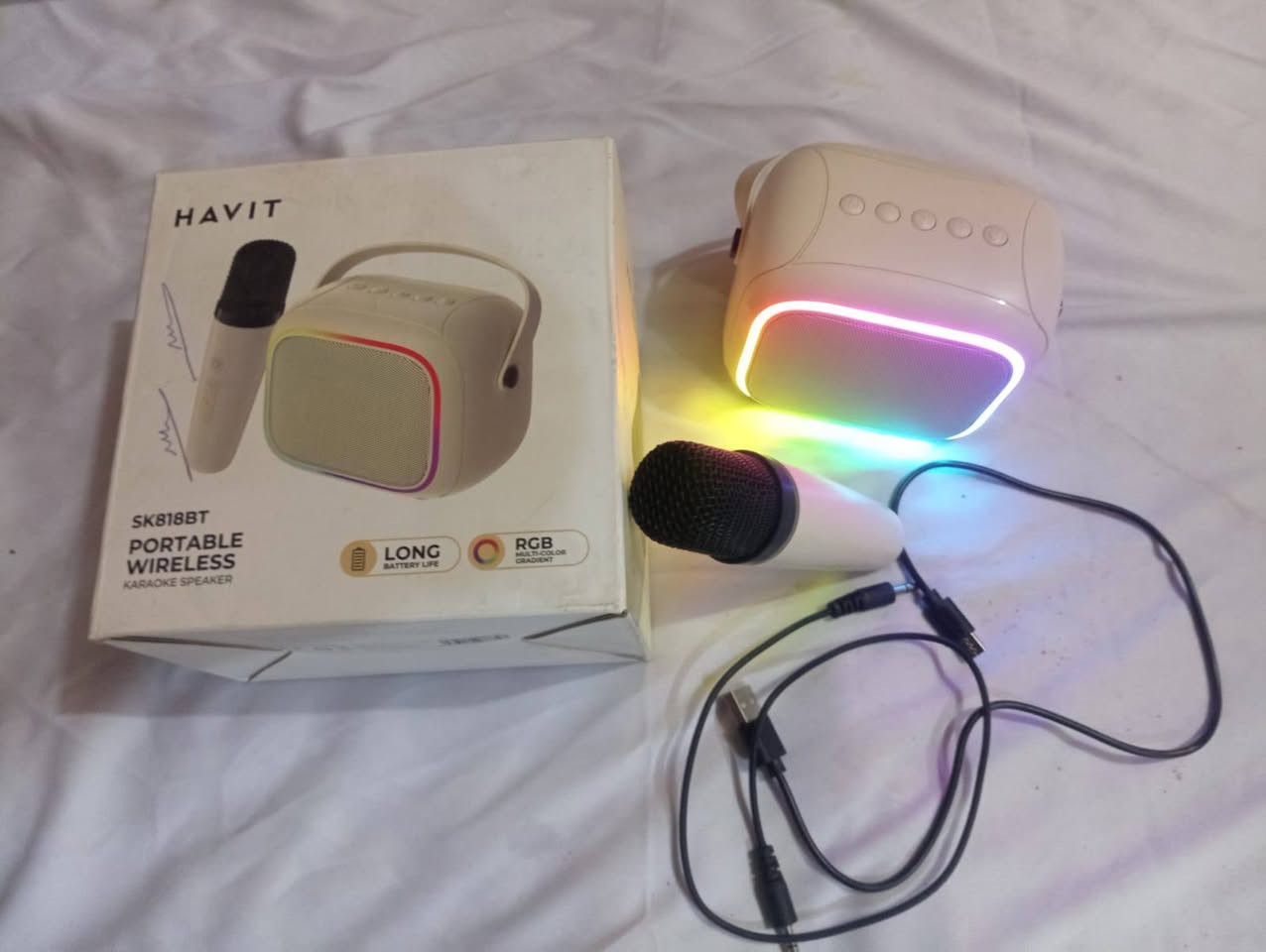 🎵 سبيكر محمول مع مايك ماركة HAVIT مستعمل قليل بالكارتون! 🎵
جهاز صوتي مميز وأنيق، يجمع بين الأداء العالي والمظهر العصري بالإضاءة الملونة.
✨ المواصفات والمميزات:
الحالة: مستعمل قليل جداً وشغال وبحالة ممتازة (بالكارتون ماله).
الملحقات: يأتي مع مايكروفون (مايك) لاسلكي لسهولة الاستخدام + كابلات الشحن.
جودة الصوت: صوت رائع ونقي وقوي جداً.
التصميم: إضاءة RGB ملونة ومتغيرة تضفي لمسة مميزة مع بطارية ذات عمر طويل (Long Battery Life).
السعر: 15 ألف دينار فقط.
الموقع: بابل - الحلة.
الخدمات: تتوفر خدمة توصيل.
📞 للتواصل والاستفسار:
يرجى مراسلة الصفحة ✉️ أو ترك تعليق.
#سبيكر #مايكروفون #HAVIT #اجهزة_صوتية #مستعمل_نظيف #الحلة #بابل


**إذا كنت صاحب هذا الإعلان وتريد حذفه لأي سبب، رجاءا أرسل رسالة إلى الدعم الفني**