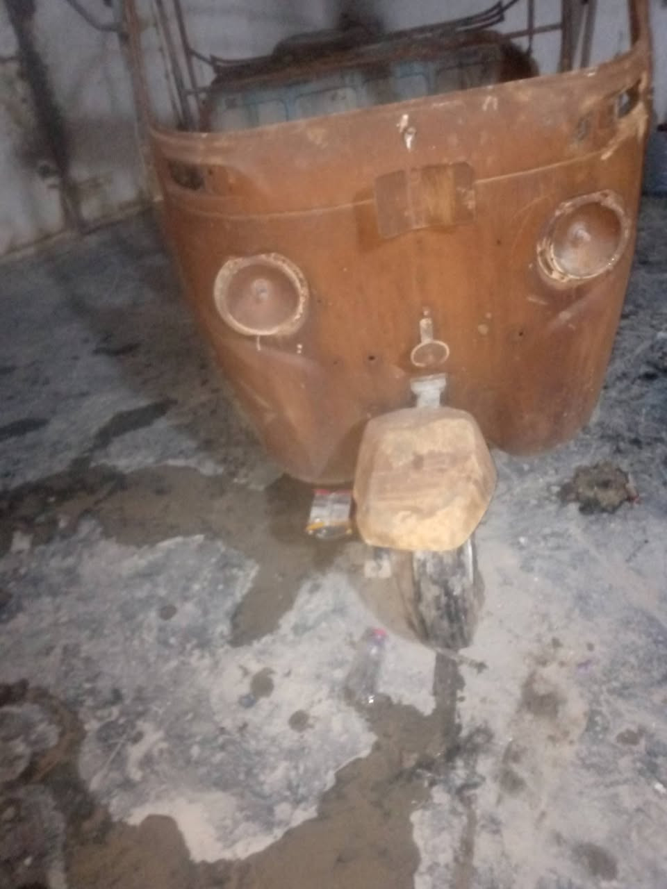 تكتك 20  محتركه وراق

كامله مكينه مكفواله ماليحته 

نار  سابقن مكفواله كفاله عامه 

شراي يخابر ***********

ويراسل هم متواجد مكاني حي طارق
