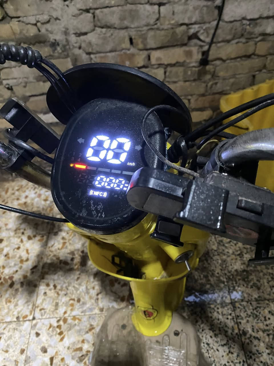 سلام عليكم ورحمة الله وبركاته دراجه كلاسك للبيع أبيع كوم حديد بيهة فقط بطاريات ميشتغلن مكاني بغداد***********
