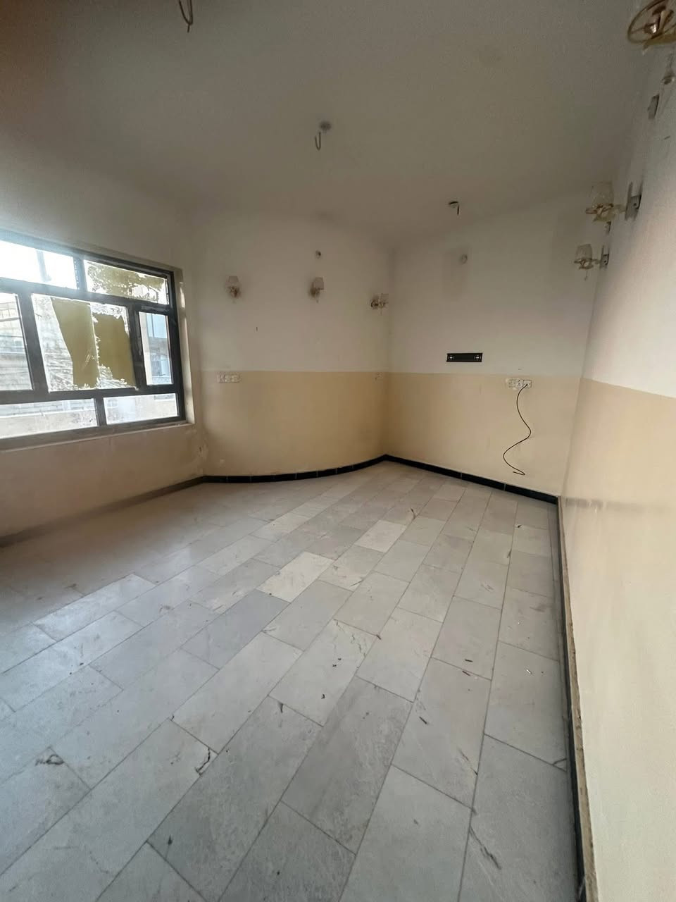 شــــقة للايجــــــٌار 
  

#آلمـــوقع  // الحلـــة حــي الحسيــن قــرب شــارع السندبــاد   

 طابـــق ثانــــي   
 
#المحتويـــــات //

استقبال وهــول ومطبـــخ وغــرف نــوم عــدد 2  وبلكــونة وخدمـــات 
____________________
#للاستفسار اكثر الأتصال آو واتساب:
***********
*********** 
او زيارة مكتب ( #رؤية #المستقبل #للعقار #والبناء)
____________________
🔻لمن يرغب في عرض عقاره للبيع أو للايجار طابو صرف او زراعي تجاري او سكني يرجى مراسلتنا
