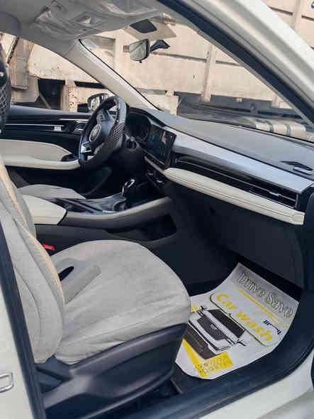 سلام عليكم MG5 للبيع  رقم انكليزي زيرو من الشركه بعده عل دهن مال شركه ضرباته مبينه بلصور طخات وعندك الباب الخلفي اليمين(الوره الصدر) موضحه كدامك السياره ماشيه 2800 الفين وثمنميه السياره محركه كلش نضيف تجي وتشوف شوفه عينك مكاني بغداد الاعظميه شارع عمر بن عبد العزيز رايده ب17.5 مليون وبيه مجال حك الجيه رقمي ***********
