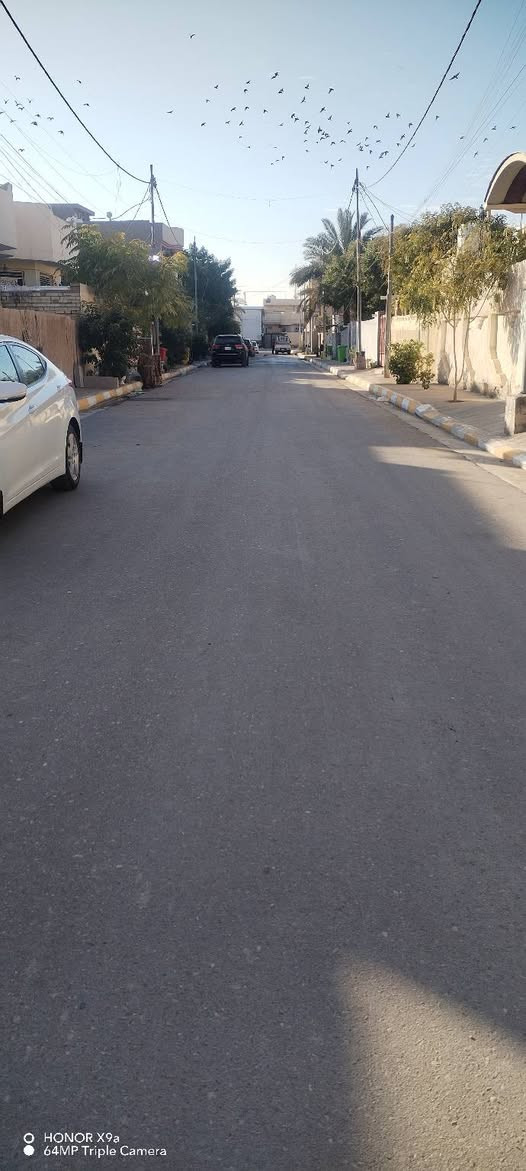 السلام عليكم للبيع دار سكن المساحه ٢٤٠ متر بصف الركن وجه ١٢ ونزال ٢٠ 
قرب جامع وائل طابق واحد للاستفسار
 ***********
***********
