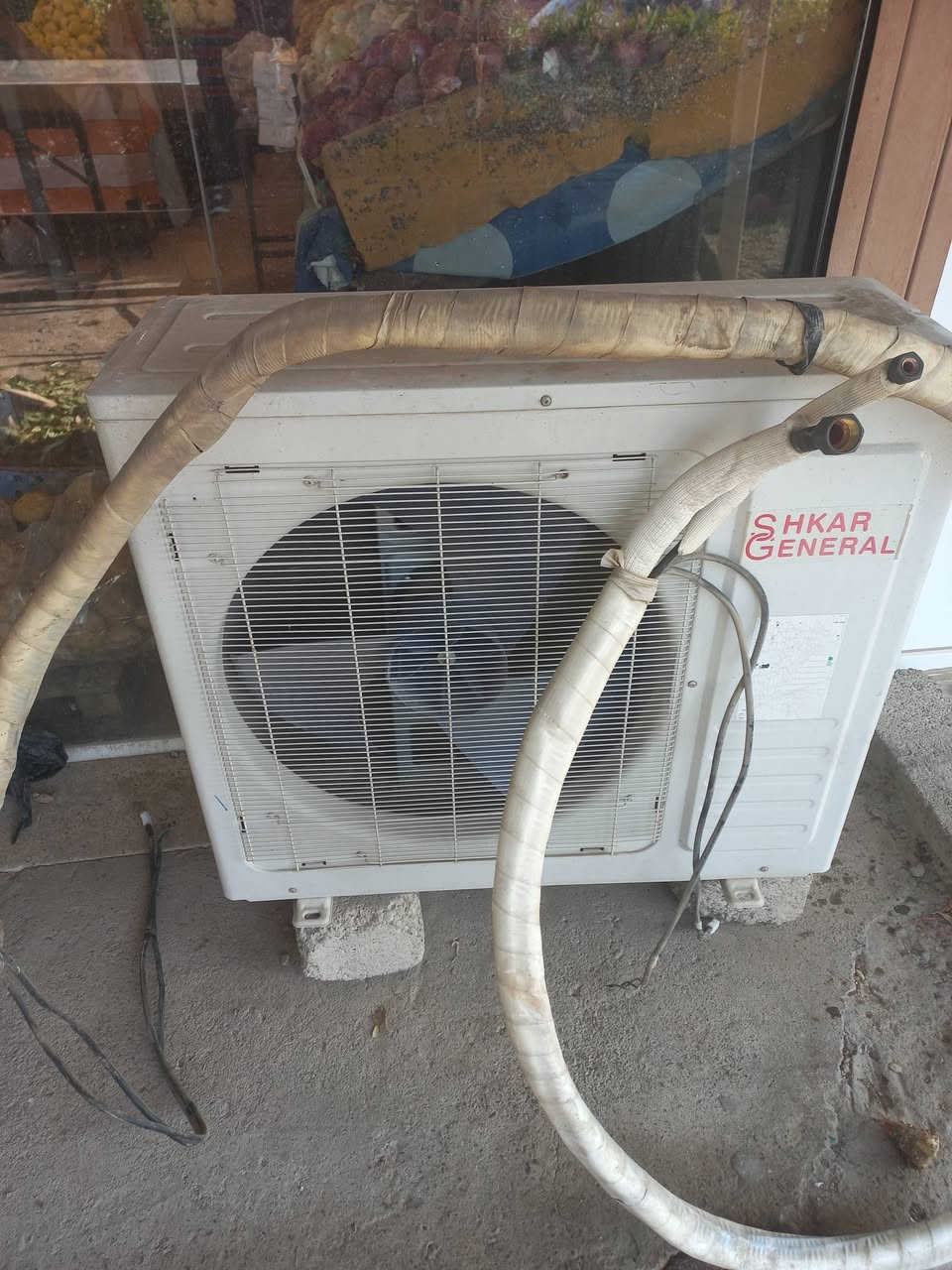 سلام عليكم
سبلت للبيع شكار جنرال 
حجم 3 طن كلش نضيف شرط شغال  
***********
