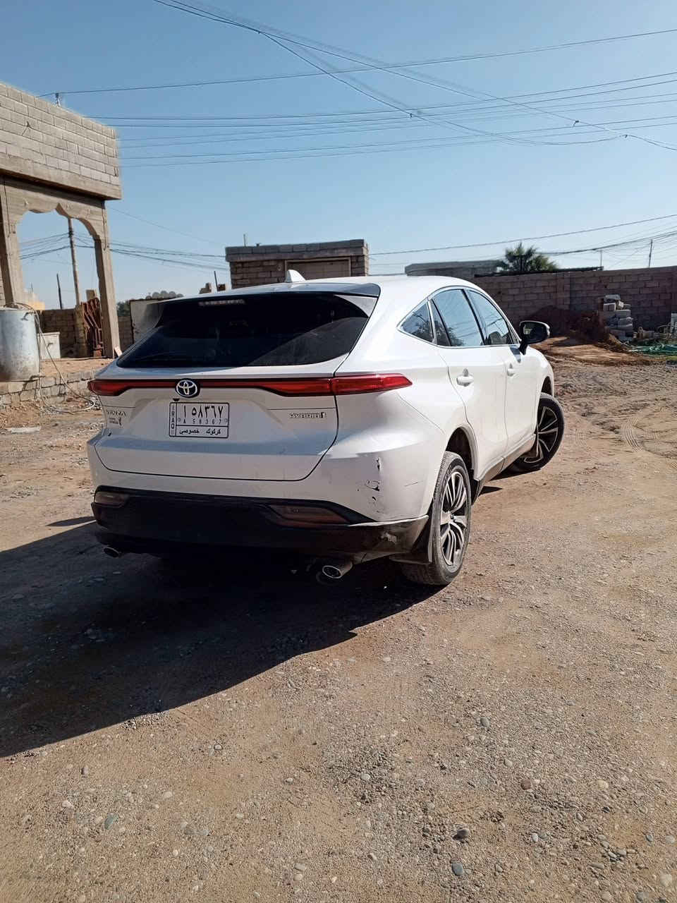 سلام عليكم
للبيع سياره تيوته فينزا 
السعر 235$ بي مجال لشراي

تويوتا فينزا 2022 – هايبرد XL وارد امريكي حادث  جاملغ وبونيد  والباقي لايوجد صبغ

سيارة SUV أنيقة تجمع بين القوة والاقتصاد، مع مواصفات راقية تناسب جميع الأذواق!
ا
المواصفات: – محرك 2500 سي سي هايبرد 
– نظام دفع رباعي  (AWD)
– فول عد البانوراما 
- نظام كاميرات 360 درجة (4 كاميرات) 
– مرقمة  بسمي شرط التحويل 
– مقاعد جلد  بتحكم كهربائي
– تدفئة وتبريد للكراسي الأمامية
– شاشة وسطية كبيرة تدعم Apple CarPlay وAndroid Auto
– عداد ديجيتال متطور
– صندوق خلفي كهربائي
– إنارة LED أمامية وخلفية
– تشغيل بصمة + دخول ذكي
– تحكم كامل من الستيرن
– نظام تثبيت سرعة ذكي
– حساسات أمامية وخلفية
– مكيف أوتوماتيكي ثنائي المناطق
– حساس امامي خلفي 
– نظام سماعات jbl 
العداد 20 الف مايل قابل للزيادة 
الموقع: صلاحالدين /قضاء بيجي قريه المالحه 

للاستفسار: الاتصال ع خط او،واتساب
***********
