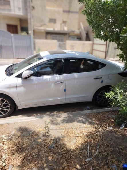 السلام علبكم من رخصه الادمن النتره 19 خليجي جاهزه اي نقص ما بيه ماشيه 44 بسمي السياره مال بيت الشراي يتصل ويدلل السعر اتصل هاذه رقم صاحبه  
***********.      بيه صبغ اثر شخط بلداير فقط   سنويه 30 هزه جديده رقم انكليزي بغداد.    العنوان بغداد شارع فلسطين
