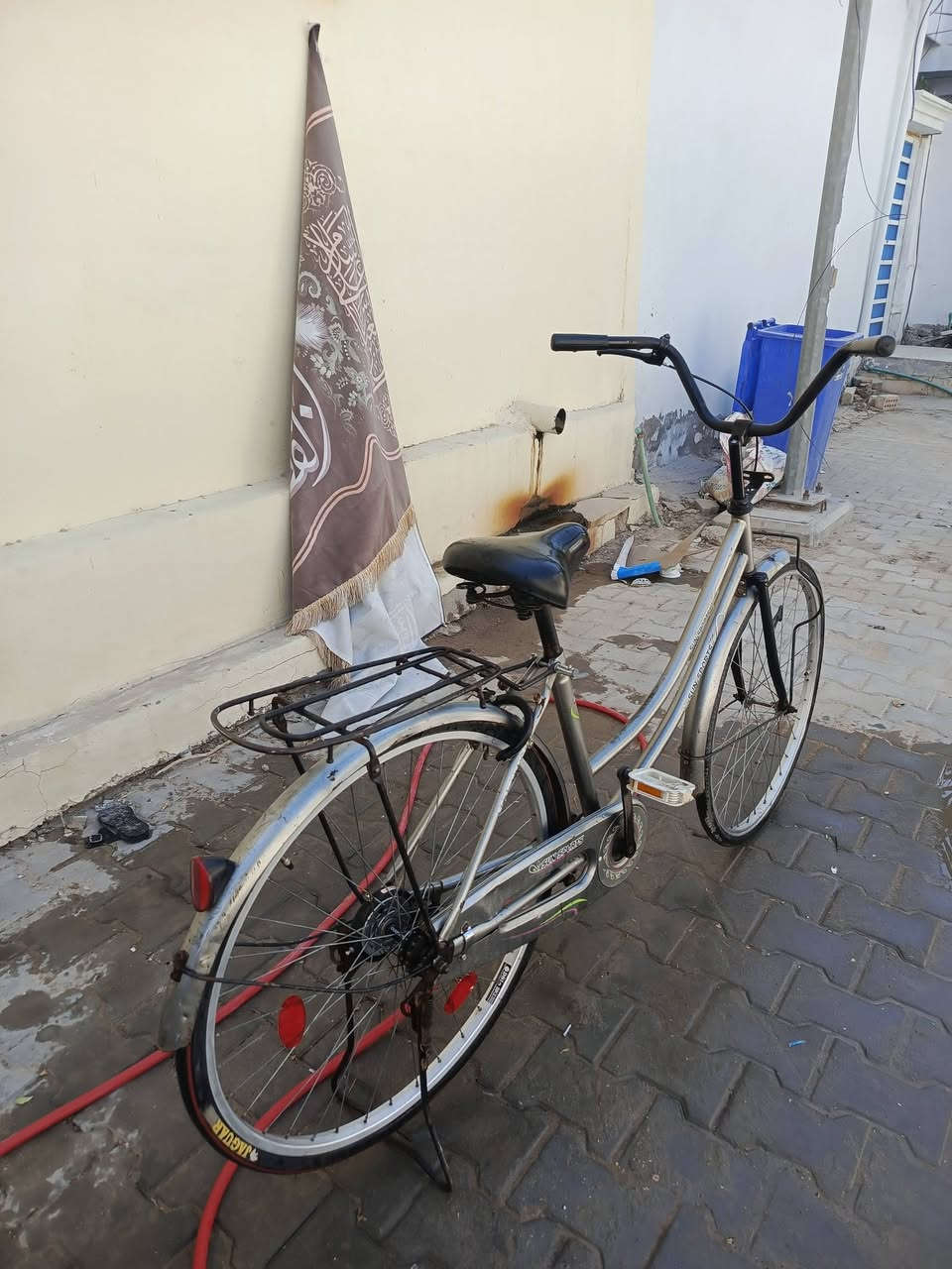 بايسكل للبيع او مراوس نضيف بس عاوزة بنز الاستفسار ***********

