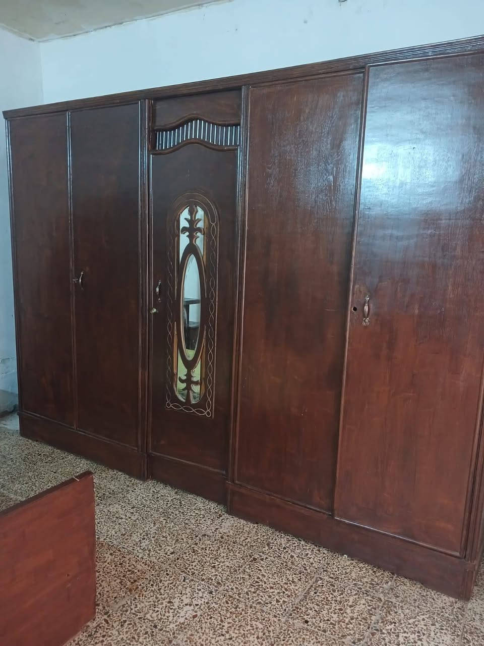 السلام عليكم غرفه اخشاب سوكيه في حاله جيده وبلاش السعر 250وبيهه مجال قليل + جربايه طفل سعرها 25قفل العنوان الطيفيه المزرعه للتواصل على الرقم او واتساب ***********مكلف بالنشر وغير متواجد

