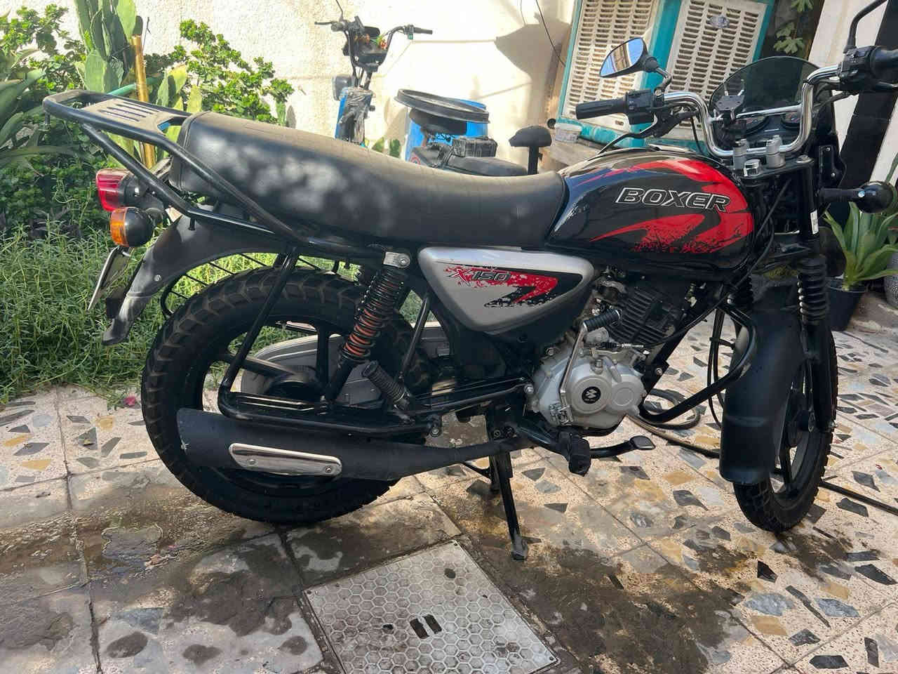 دراجة بوكسر للبيع 
موديل 2024 
ماشية 17 الف حقيقي 
مرقمة كاملة رقم اربيل 
سنوية باسمي 
مامشتغل بيها دليفري فقط يومين 

الدراجة خير من الله كلش حلوة 

بس الشراي وصدك يراسلني 

لحد يشلع كلبي ويجي بس يعامل

( *********** )
