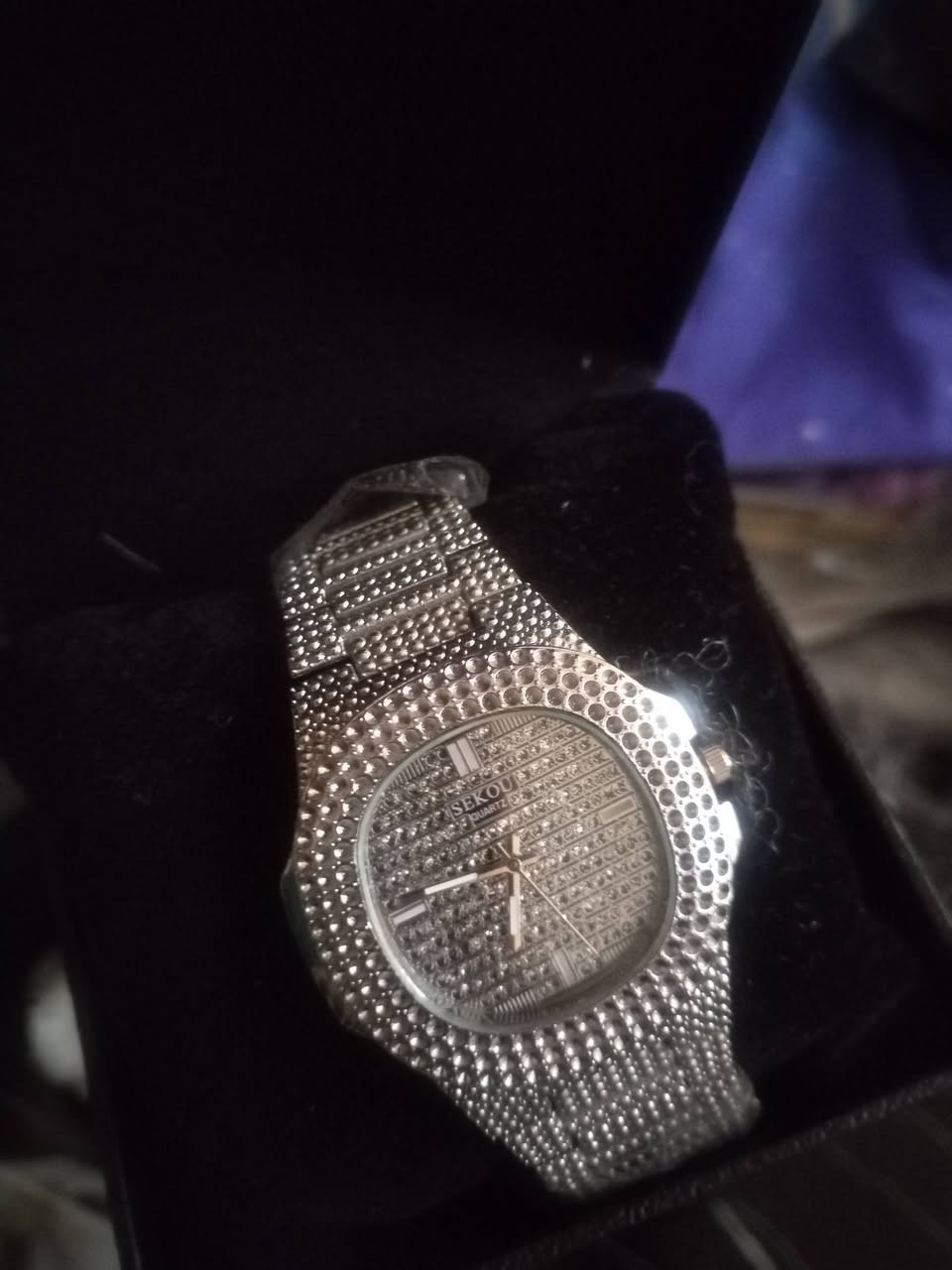 ساعات رجالي كلهن مختوم وزن وسط موجود منهن فوك ١٠ قطع المفرد القطعه ب١٠ والياخذهن كلهن حسابهن اقل ١٠


**إذا كنت صاحب هذا الإعلان وتريد حذفه لأي سبب، رجاءا أرسل رسالة إلى الدعم الفني**