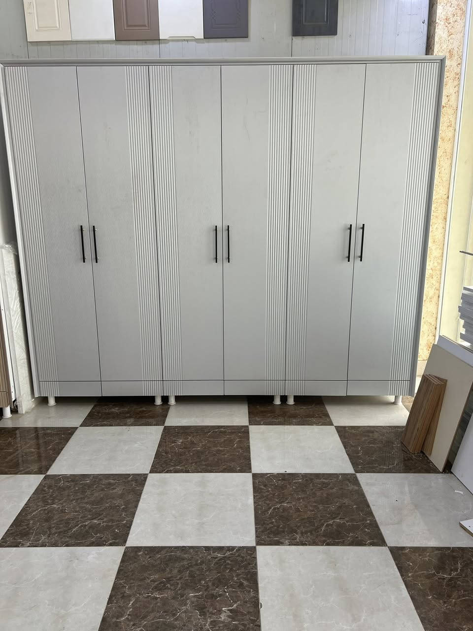 معرز بالام پريس دةست كرد مةواد توركي بةزةمان
قياس ٢ مترو٨٠

قولي ناو تاك ٧٠

بةرزيي ٢ مترو ٣٥

ئامادةين بو دروس كردني هةمو كاريكي دارتاشيي

ناونيشان كةلار مةزادة كونةكة دارتاشخانةي ريبين

بو داواكردن پةيوةندي بكةن بة***********
