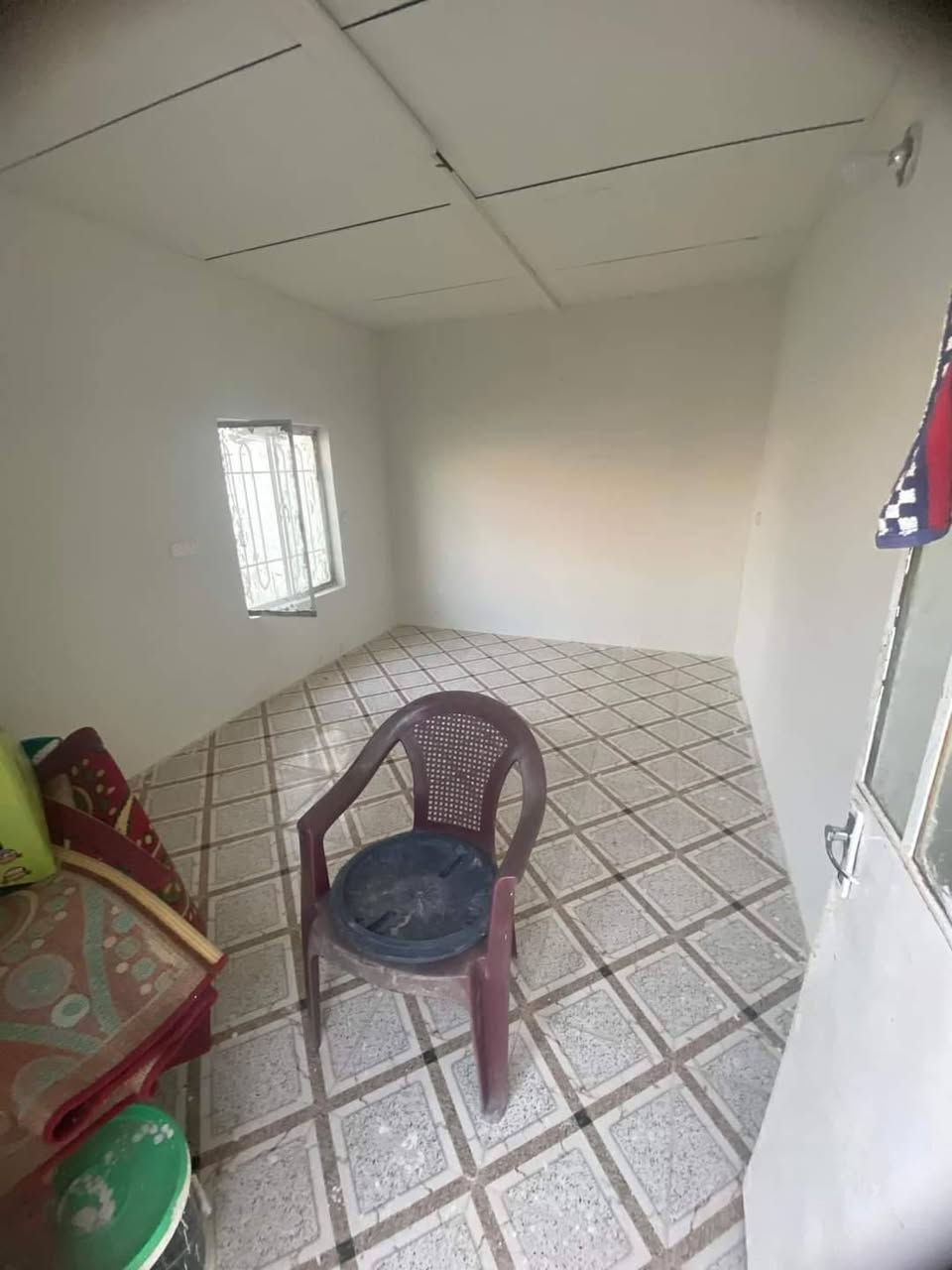 قطعة ارض للبيع في برغة ١١٠ مربعة تبعد عن الشارع العام ٧٠ متر ***********
