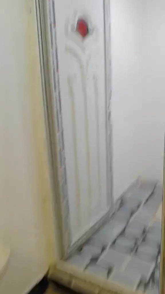 @إشارة الدار معروض للبيع مساحته ٢٠٠متر واجه ١٠ ونزال ٢٠ حديقه خارج وداخل بناء حديث بعده مامسكون متكامل من كلشي شارع ١٠ قرب مجمعات سكنيه وشارع ٤٠ المؤدي إلى جامعت الأنبار البيت مطبك شتايكر + مشين بي معامله تطويب وكل اولياته موجوده بالبلديه سعر المطلوب ٦٥ وبي مجال+ لايوجد بيع قسط ولا مراوس فقط بيع بالنقد اخوان والي يريد البيت يجي يشوف البيت ويكعد ويه صاحب الملك ويعامله اني غير مخول بالعمله وربي يسهل للجميع استفسار اكثر اتصل *********** |***********
