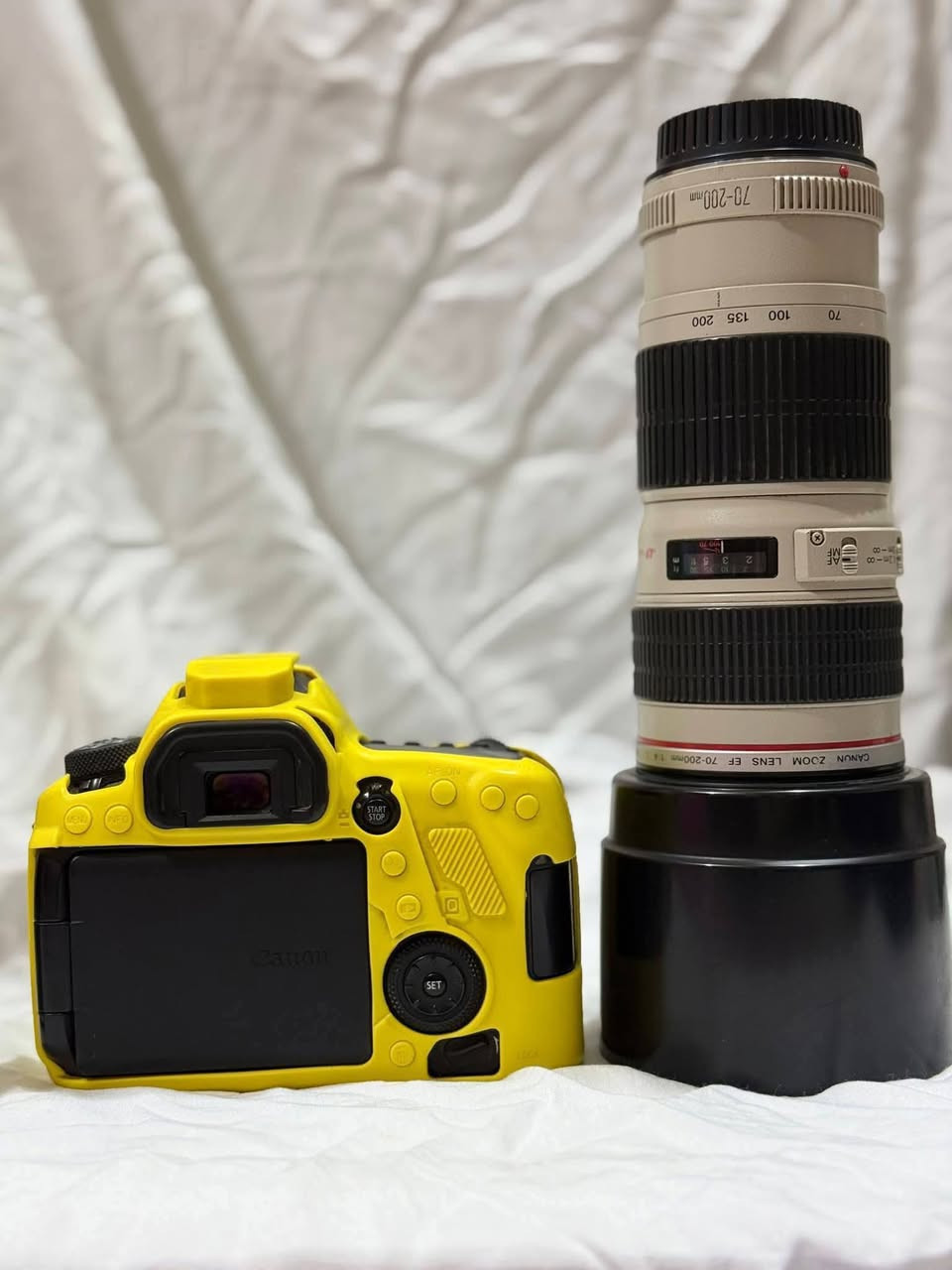 للبيع كل ما موجود في الصورة
كانون 6D مارك 2
عدسة 50 ملم
عدسة 200.70 f4
افلاشات مثل ما واضح بالصورة 
حقيبة مقسمة 
جلاتين
شاحنة + بطارية
المكان بغداد مدينة الصدر

#الشراي يتفضل خاص


**إذا كنت صاحب هذا الإعلان وتريد حذفه لأي سبب، رجاءا أرسل رسالة إلى الدعم الفني**