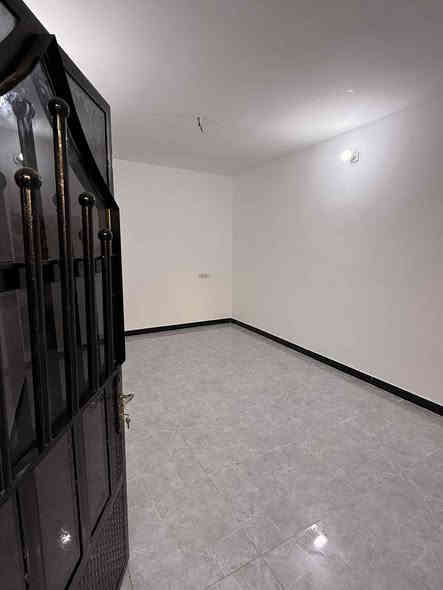 السلام عليكم ورحمة الله وبركاته من رخصت مدير الكروب المحترم نرجو الموافقه على المنشور بيت للبيع مساحه البيت ١٠٠ متر الجبهه ٥ والنزال ٢٠ يتكون البيت من الستقبال وصاله وغرف نوم وصحيات البيت قاط واحد عقد زراعي ١١٧ العنوان بوب الشام قبل القوس منطقة الحاج ضيفان بعد سيطره الشعب القديمه خدمات كامله تبليط كهرباء مجاري رئيسيه مدارس قريبه ولمعرفة باقي التفاصيل الاتصال برقم ***********
