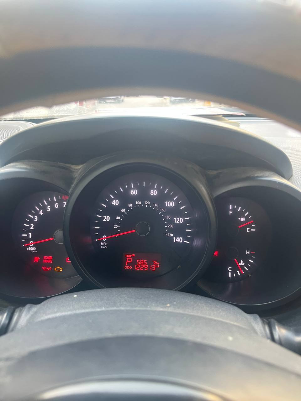 كيا صول 2013 ضربتهة جنطة
معروضة 88 ورقة وبيهة مجال 
***********
