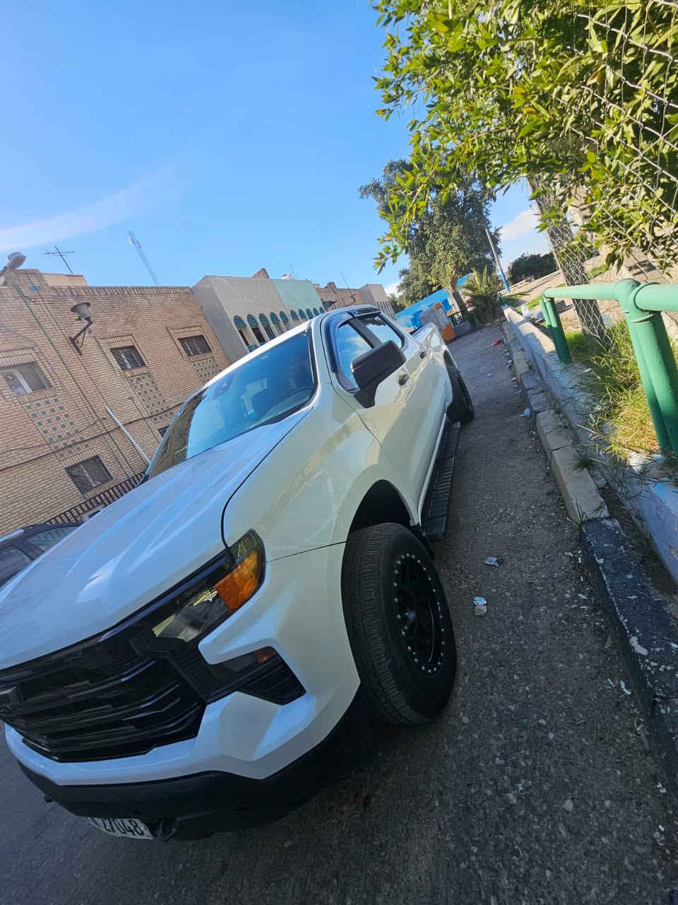 سلفرادو موديل 23 للبيع
وارد امريكي رقم اربيل تحويل مضمون 
محرك v.8 5.3
موصفات كوستم بدي طويل  كراسي جلد منفصله مساحات تخزين 
كامره خلفيه باقي المواصفات موضحة بالصور
السياره بيها صبغ قطع ابيع حزام 
السياره كير مكينه كفاله ماشيه 40الف 
السعر (215)وبيها مجال 
***********
