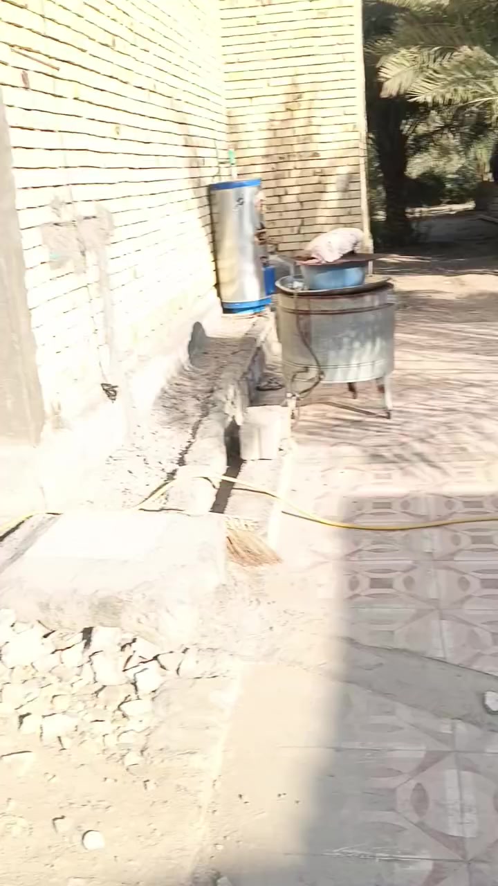 بيت مع بستان لبيع عد ال اديبس قرب متوسط الجامعه بناء حديث ويحتوي على غرف 2صاله مطبخ دوانيه كونكريت مسلح سطح اشتايكر صحيات داخليه خارجيه ويحتوي البستان عله 25نخله وشجار متنوعه البستان مسيج موحكم ويقع عله شارع 10متر الشراي يتصل عله الرقم ***********
