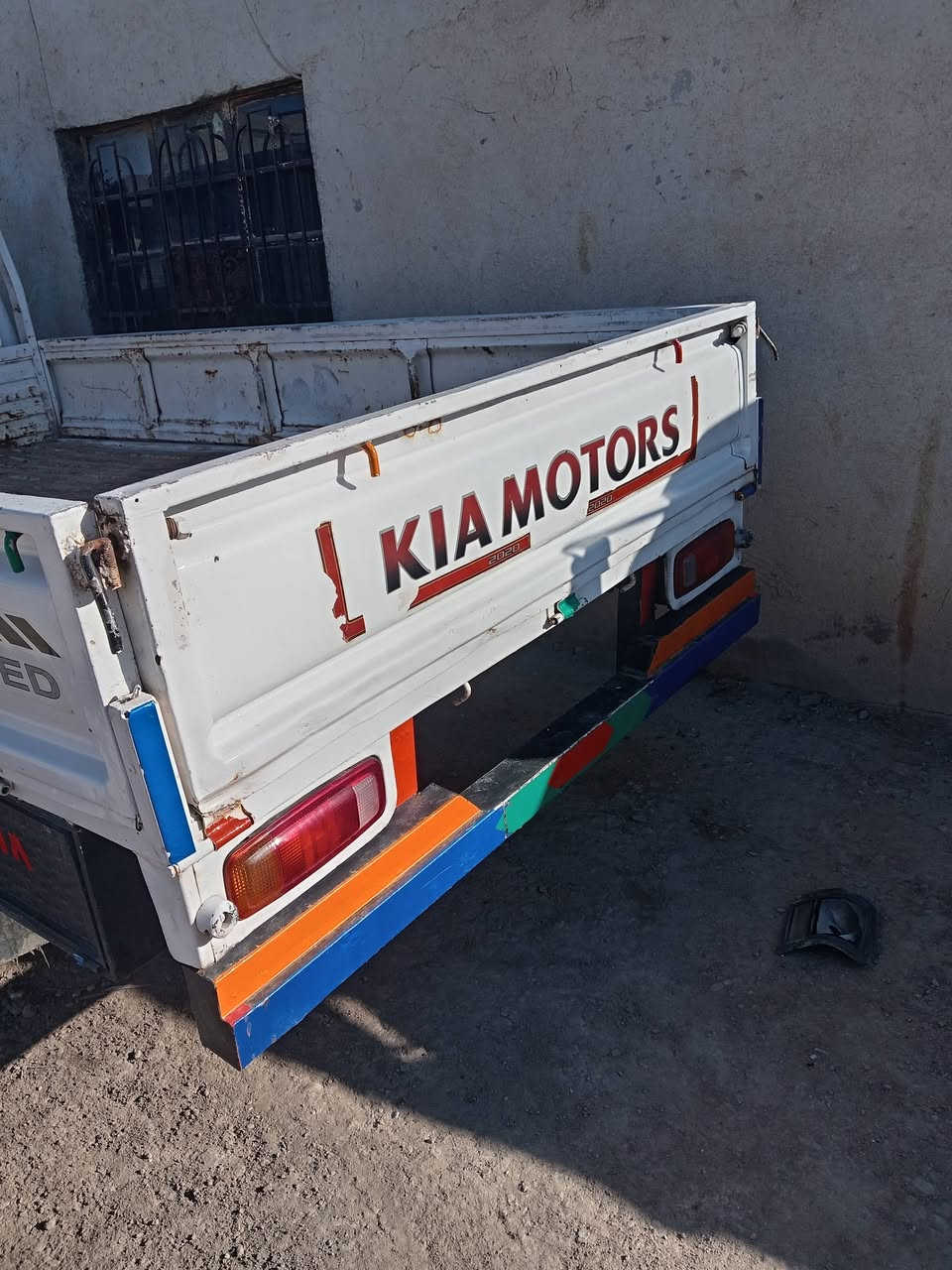 السلام عليكم بدي مال كيا حمل مكان بغداد التاجي السعر اتصل ***********
