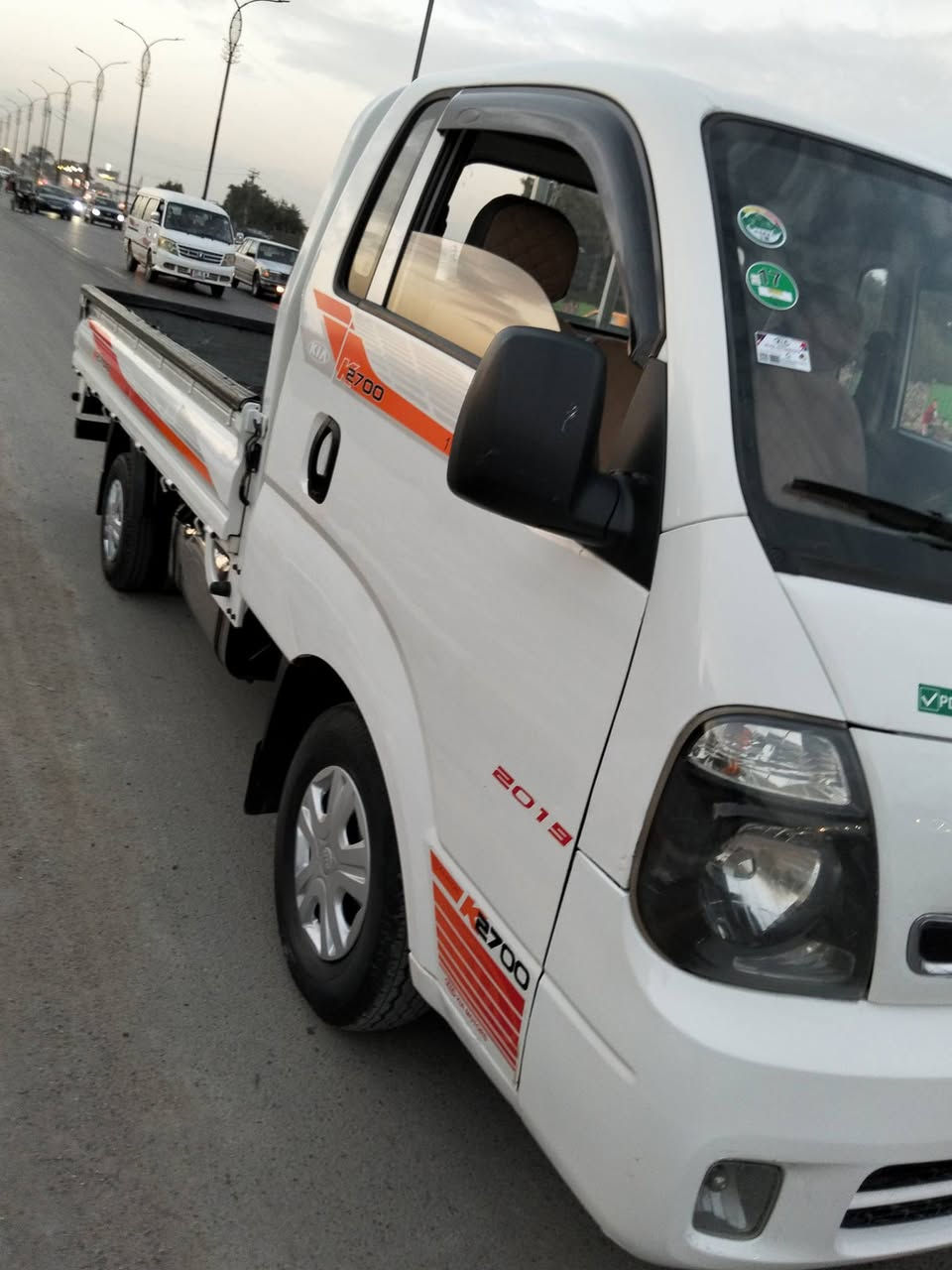 كيا حمل مفتوح موديل 2016 رقم بغداد الماني مكينه 2700جديده لا صرف ولا بخار ولا تنقيص وكير ومكينه واكسل وشاصي ورقم شاصي كل مكفول تخم تاير جديد سياره جاهزة وجديده السياره مكفوله كفاله عامه لا ضربه ولا صبغ ولا تبديل عد بارد قليل وصبغ دوسه وحده العنوان بغداد البلديات السعر 118وبيه مجال بسيط الرقم ***********
