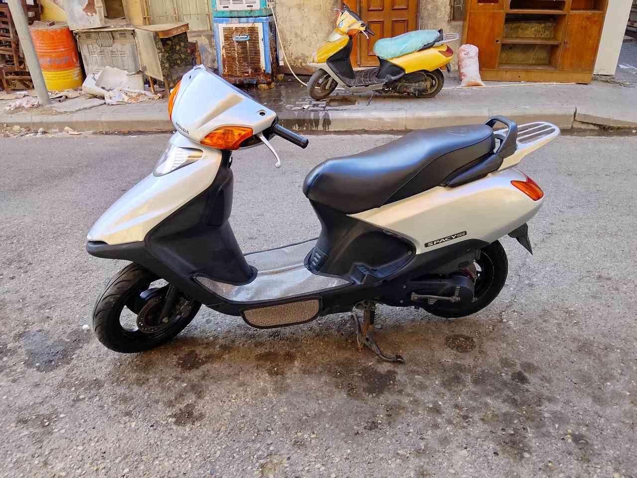 للبيع رنبه مكفوله كفاله عامه صار شهر نازله رنبه ماشيه 8000 دراجه جديده شراي اتصل *********** مكاني كوت شرقيه
